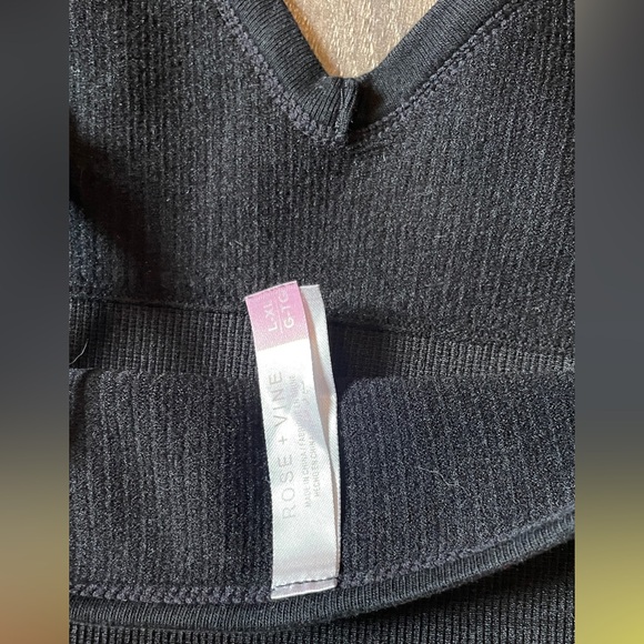 L-XL NWOT Rose & Vine black V bralette - Picture 3 of 3